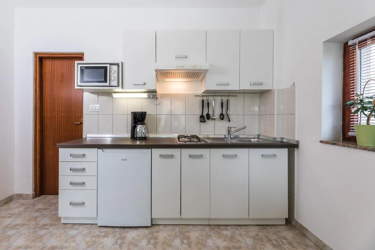 Apartments Mikanovic Crikvenica