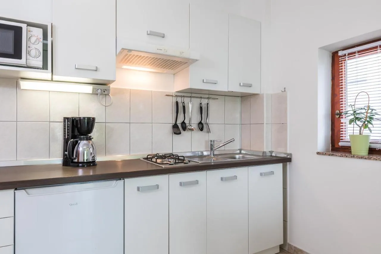 Apartments Mikanovic Crikvenica