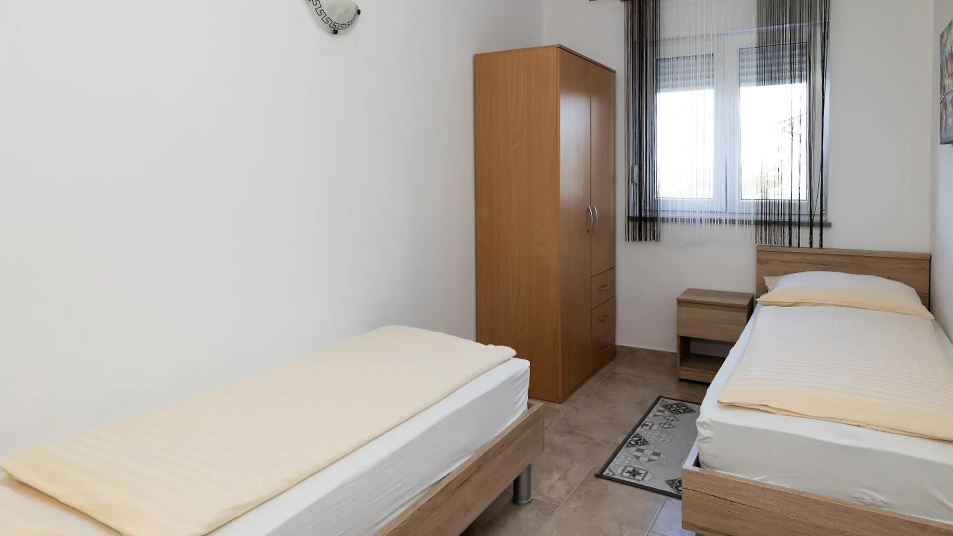 Apartments Mikanovic Crikvenica 0*,