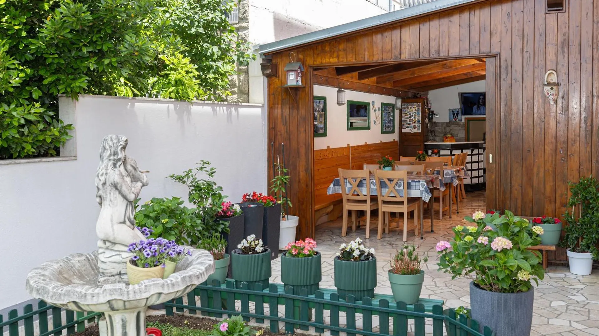 Apartments Mikanovic Crikvenica 0*,